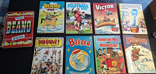 Comic annuals mixed lot - comic,
