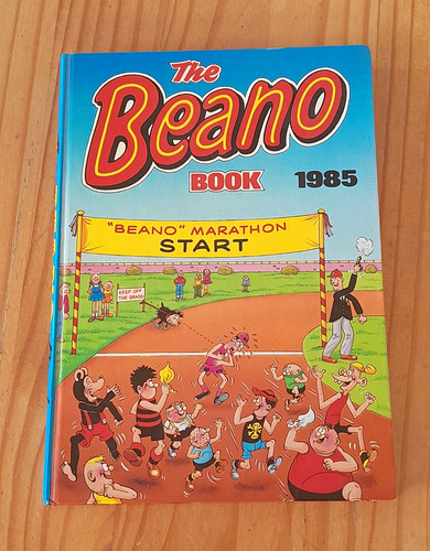 The beano book 1985 colour - book,